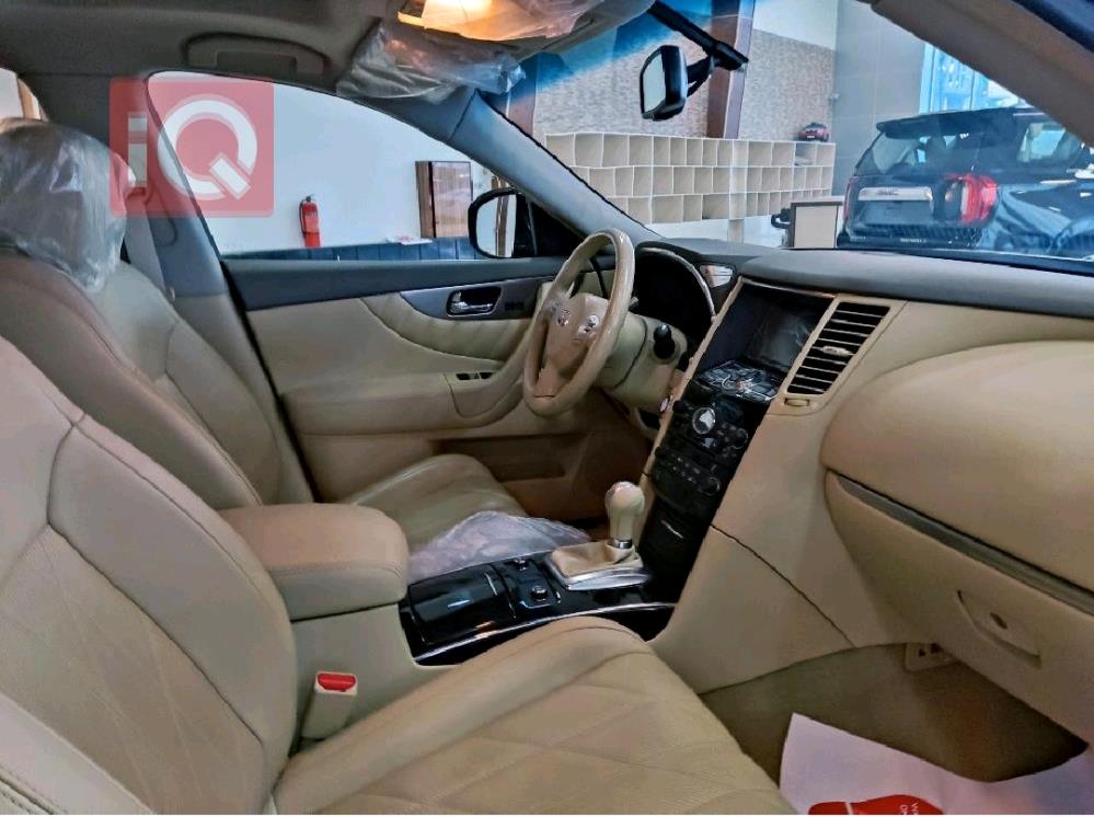 انفنتي QX70